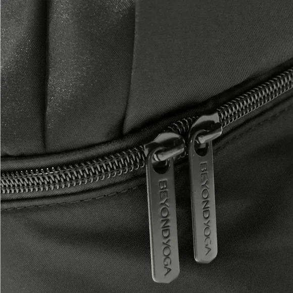 Beyond Yoga, Yoga Gym Bag, Drawstring Tote Backpack Bag Carry-All Bag Black - Picture 4 of 11